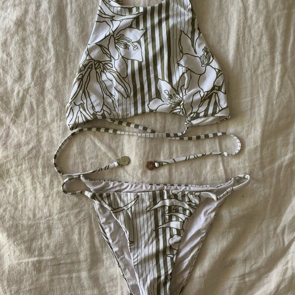 Zulu and Zephyr High Neck Bikini - Picture 1 of 4